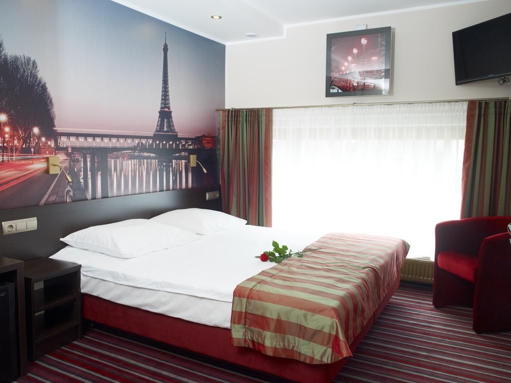 Hotel Atrium Nowy Tomysl Ngoại thất bức ảnh