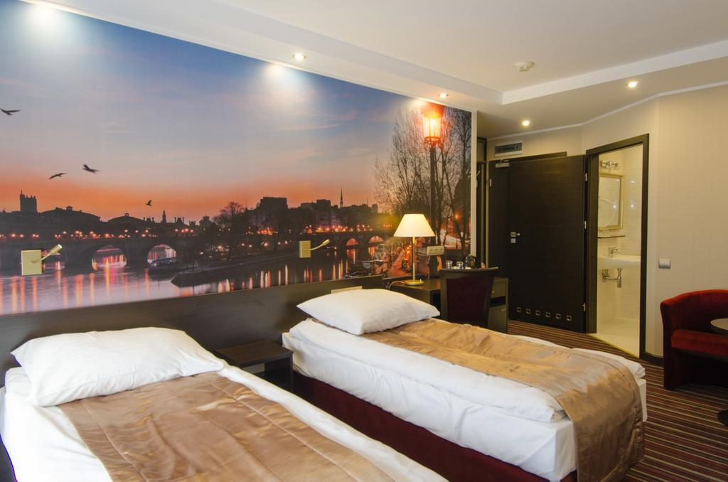 Hotel Atrium Nowy Tomysl Ngoại thất bức ảnh