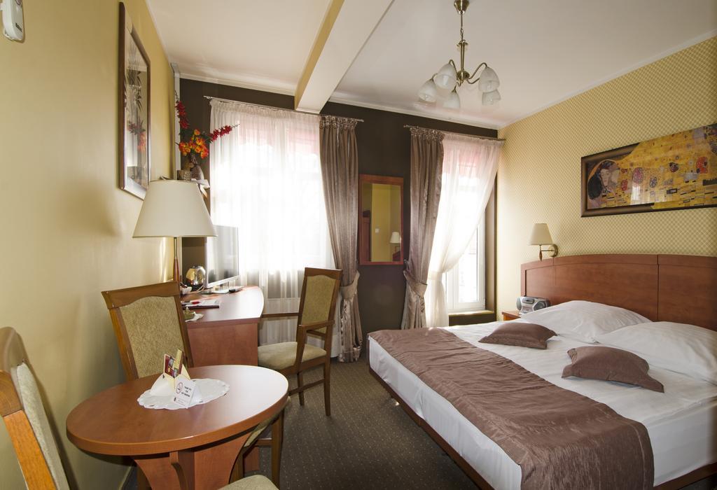 Hotel Atrium Nowy Tomysl Phòng bức ảnh