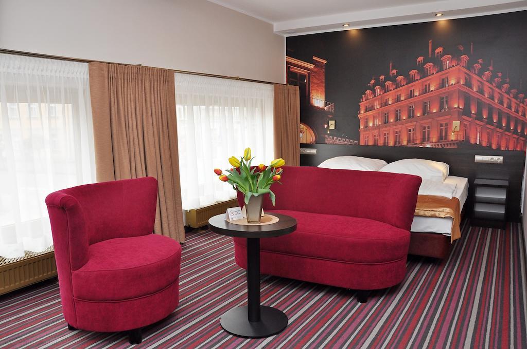 Hotel Atrium Nowy Tomysl Phòng bức ảnh