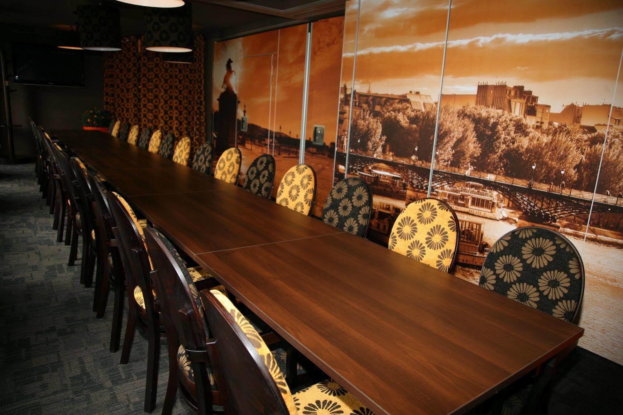 Hotel Atrium Nowy Tomysl Ngoại thất bức ảnh