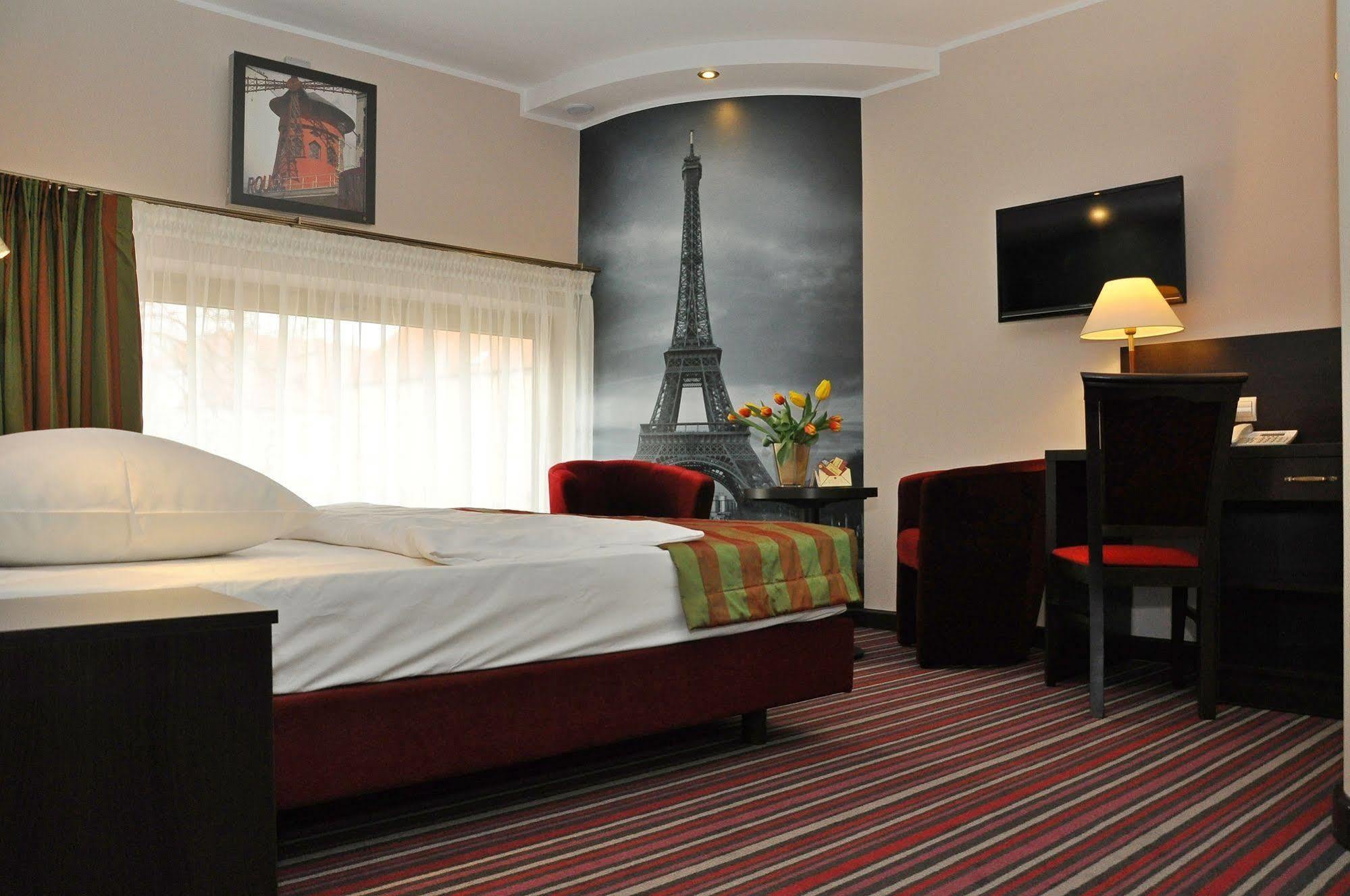 Hotel Atrium Nowy Tomysl Ngoại thất bức ảnh