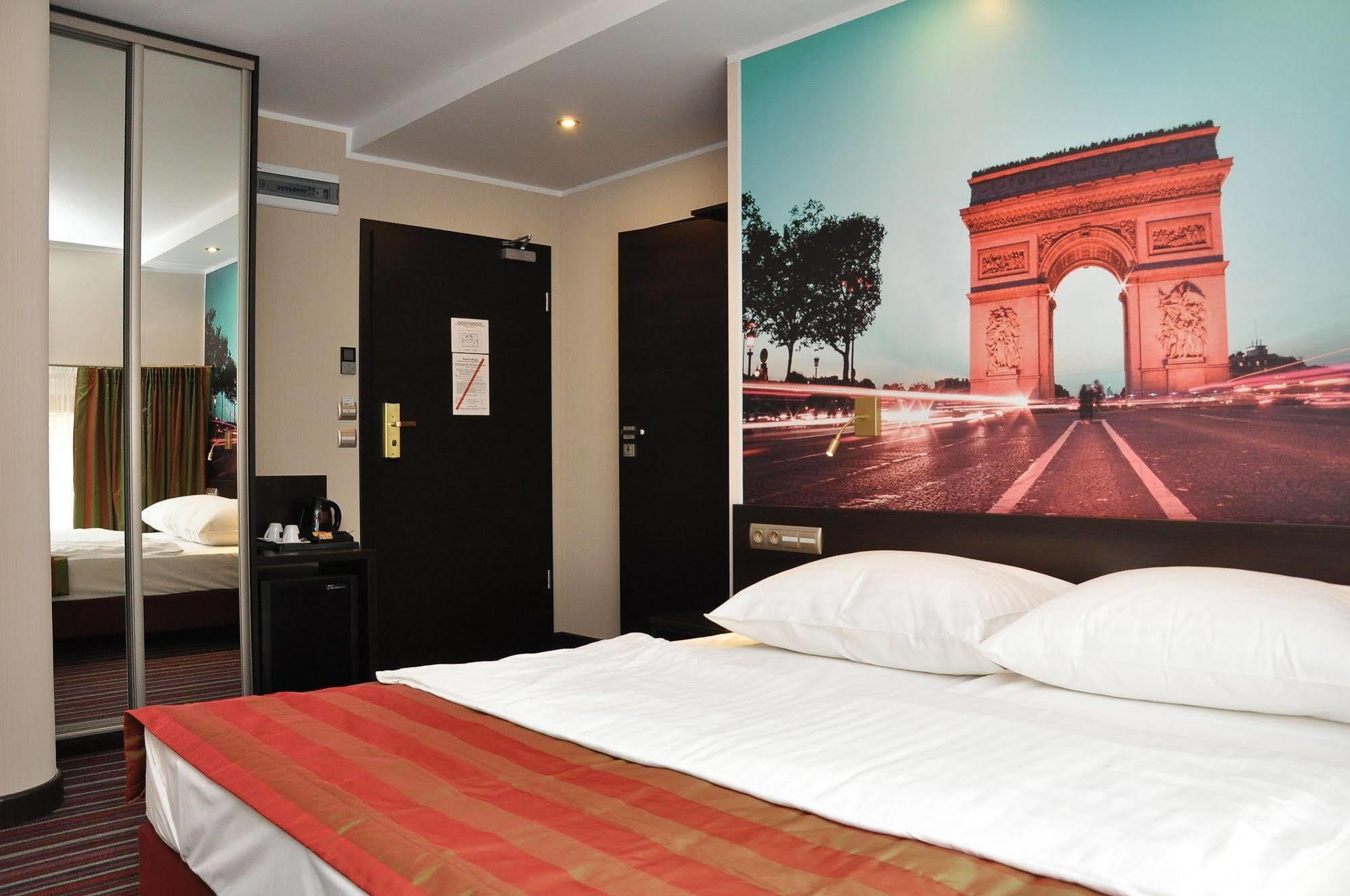 Hotel Atrium Nowy Tomysl Ngoại thất bức ảnh