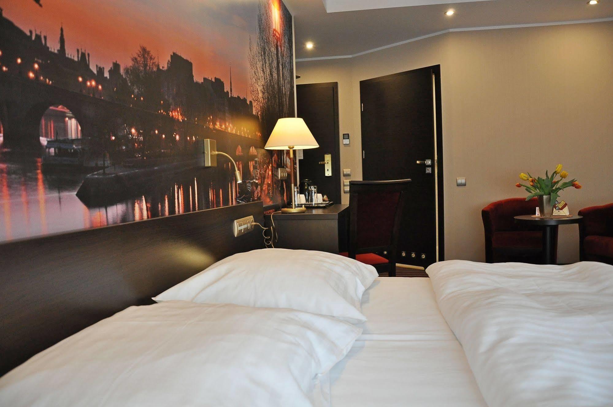 Hotel Atrium Nowy Tomysl Ngoại thất bức ảnh