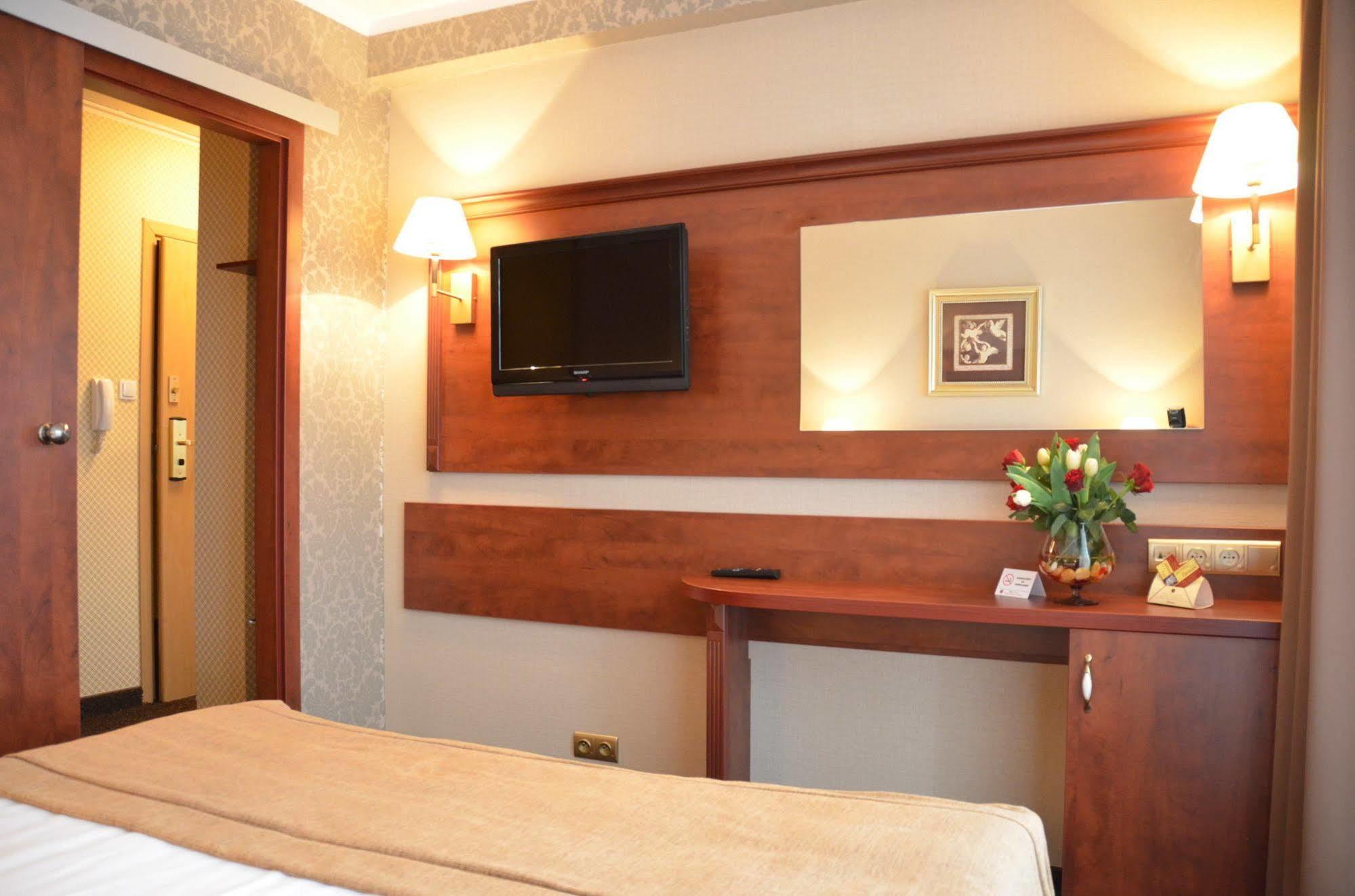 Hotel Atrium Nowy Tomysl Ngoại thất bức ảnh