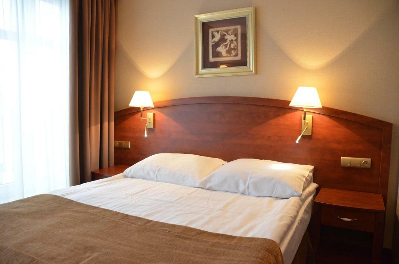 Hotel Atrium Nowy Tomysl Ngoại thất bức ảnh