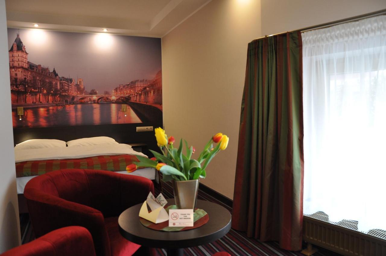 Hotel Atrium Nowy Tomysl Ngoại thất bức ảnh